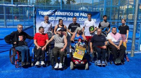 Jugadores con lesión medular celebran un torneo de pádel solidario para aficionados